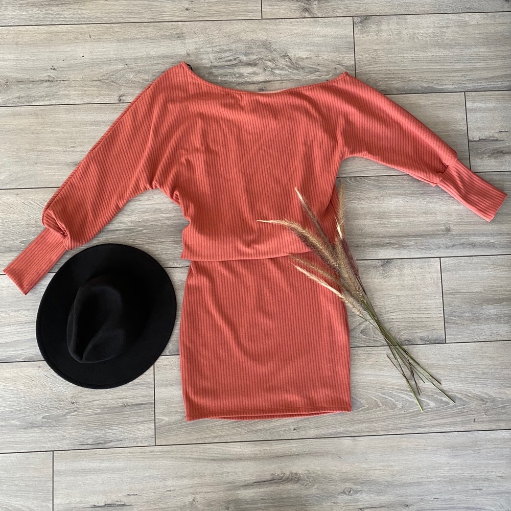 End of year sale✨BEBE OFF SHOULDER KNIT RIB DRESS